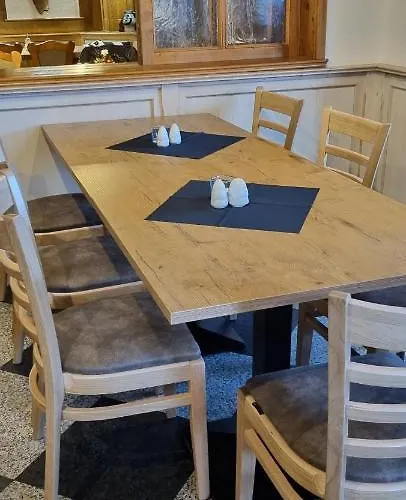 Bauer's Pension-restaurant-catering Gæstehus 3*