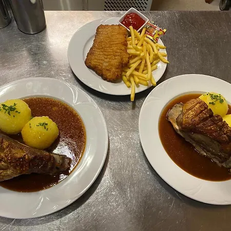 Bauer's Pension-restaurant-catering Pensión 3*