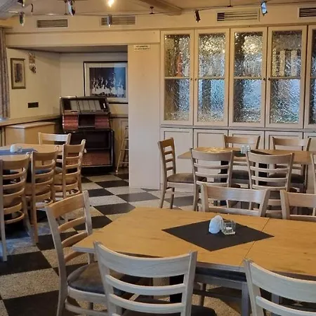 Bauer's Pension-restaurant-catering Pensión